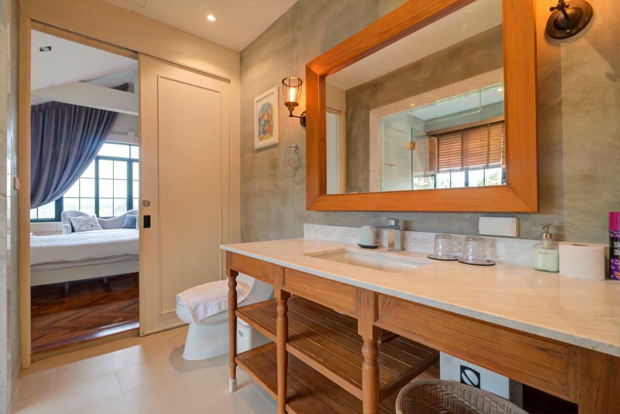 Chateau De Prim Khao Yai Villa
